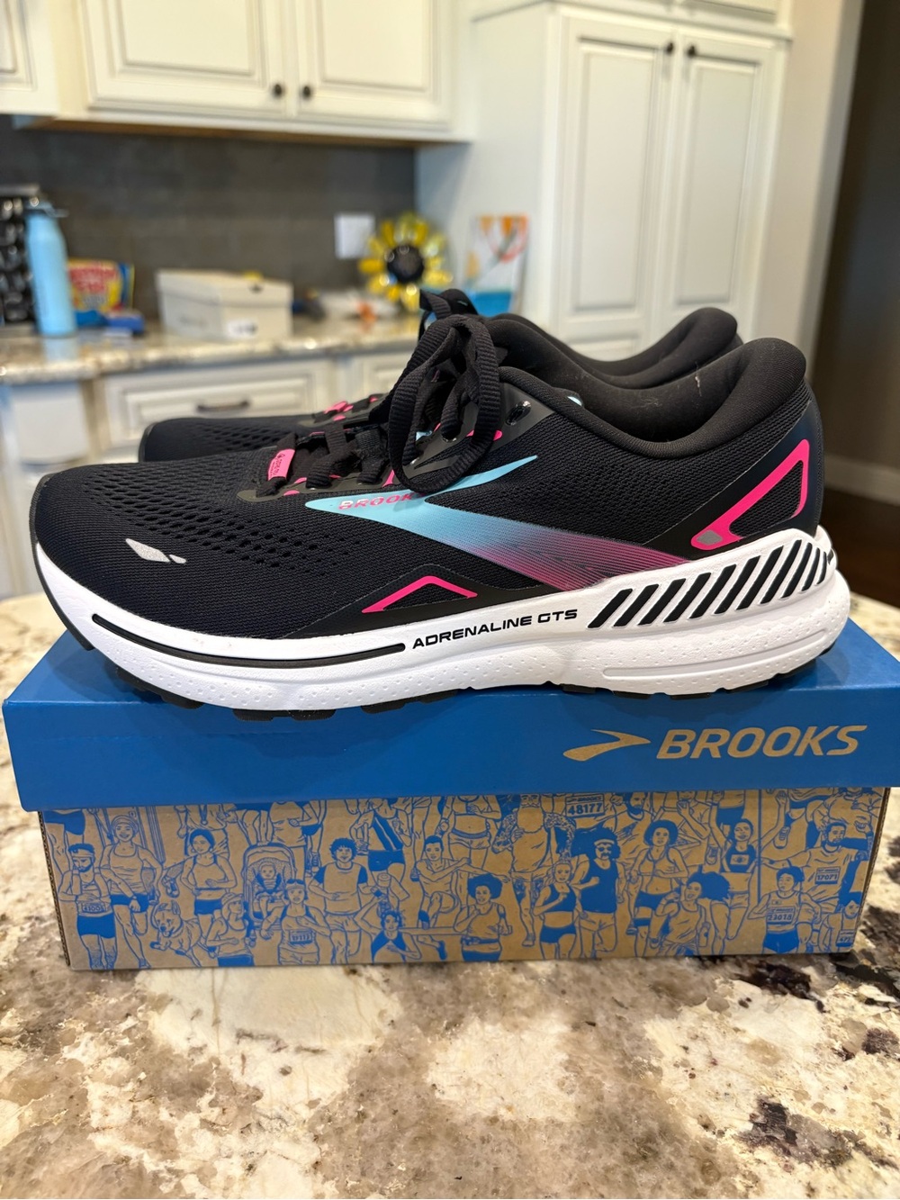 New! Women’s Brooks Shoes